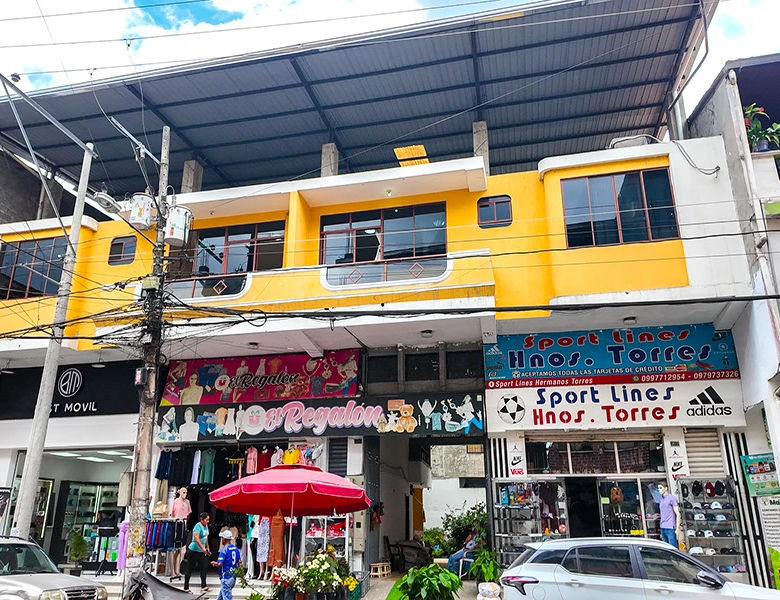 CASA SUPER COMERCIAL Y RENTERA, EN PLENO CENTRO – 3 LOCALES.