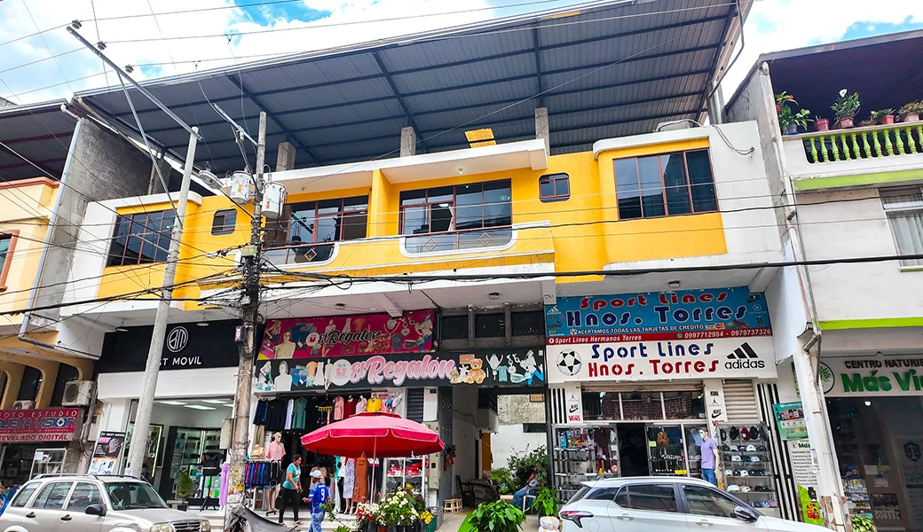 CASA SUPER COMERCIAL Y RENTERA, EN PLENO CENTRO – 3 LOCALES.