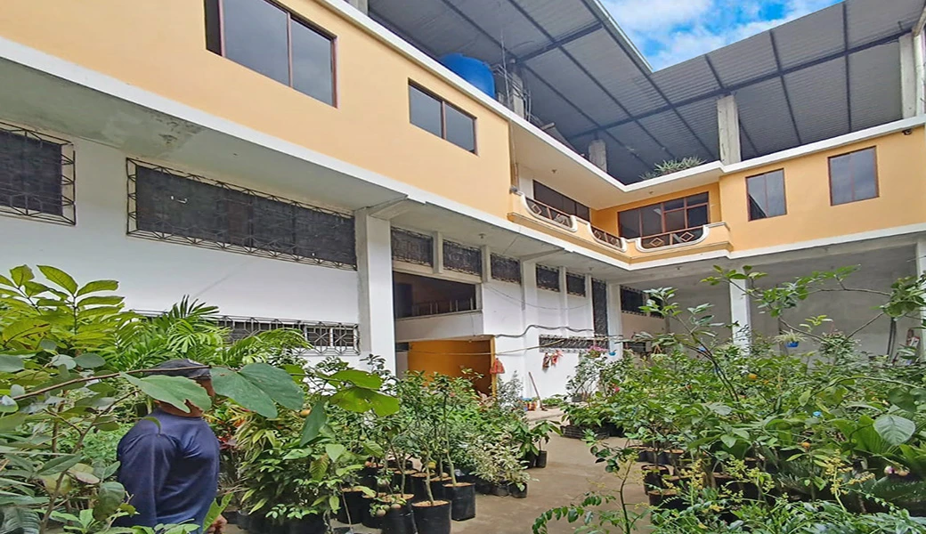 CASA SUPER COMERCIAL Y RENTERA, EN PLENO CENTRO – 3 LOCALES.