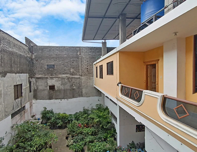 CASA SUPER COMERCIAL Y RENTERA, EN PLENO CENTRO – 3 LOCALES.