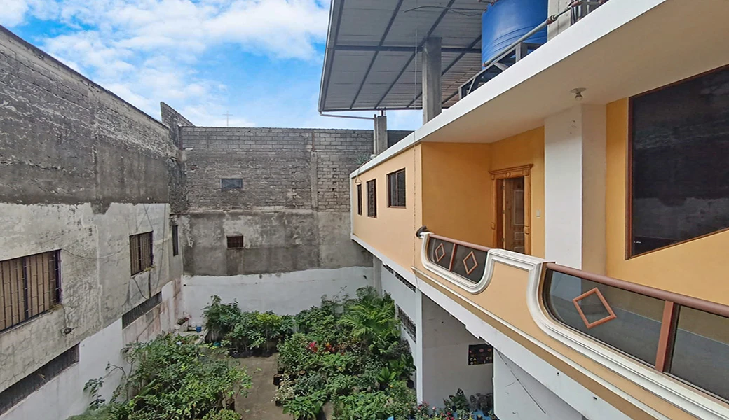 CASA SUPER COMERCIAL Y RENTERA, EN PLENO CENTRO – 3 LOCALES.