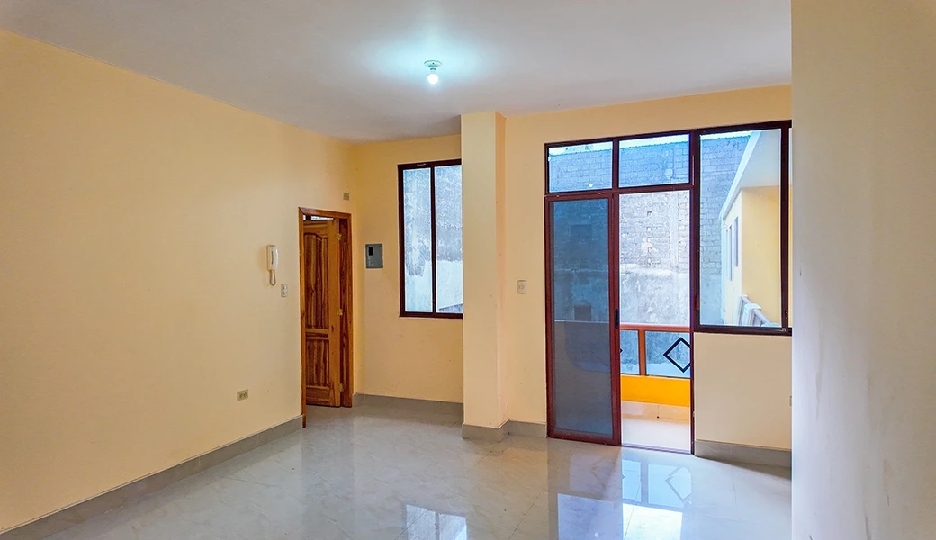 CASA SUPER COMERCIAL Y RENTERA, EN PLENO CENTRO – 3 LOCALES.
