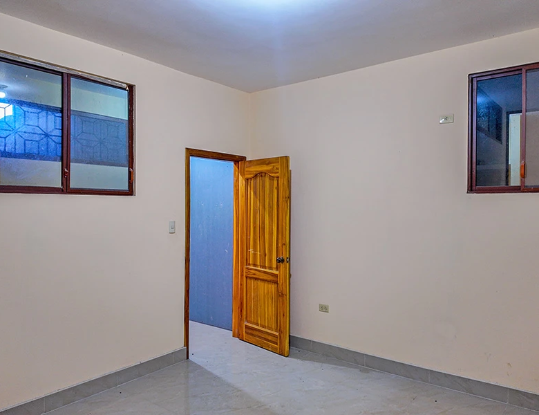 CASA SUPER COMERCIAL Y RENTERA, EN PLENO CENTRO – 3 LOCALES.
