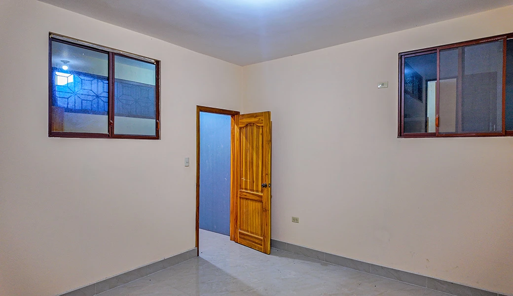 CASA SUPER COMERCIAL Y RENTERA, EN PLENO CENTRO – 3 LOCALES.