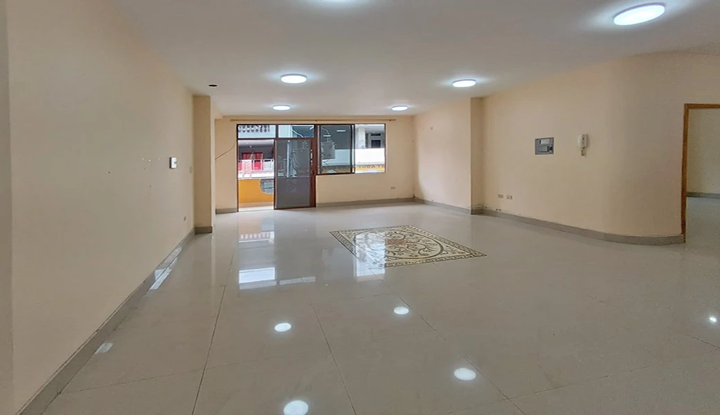 CASA SUPER COMERCIAL Y RENTERA, EN PLENO CENTRO – 3 LOCALES.