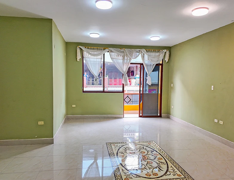 CASA SUPER COMERCIAL Y RENTERA, EN PLENO CENTRO – 3 LOCALES.