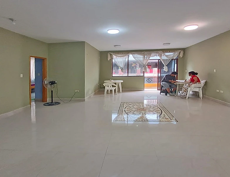 CASA SUPER COMERCIAL Y RENTERA, EN PLENO CENTRO – 3 LOCALES.