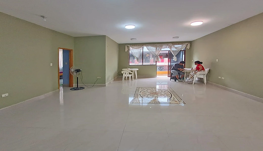 CASA SUPER COMERCIAL Y RENTERA, EN PLENO CENTRO – 3 LOCALES.