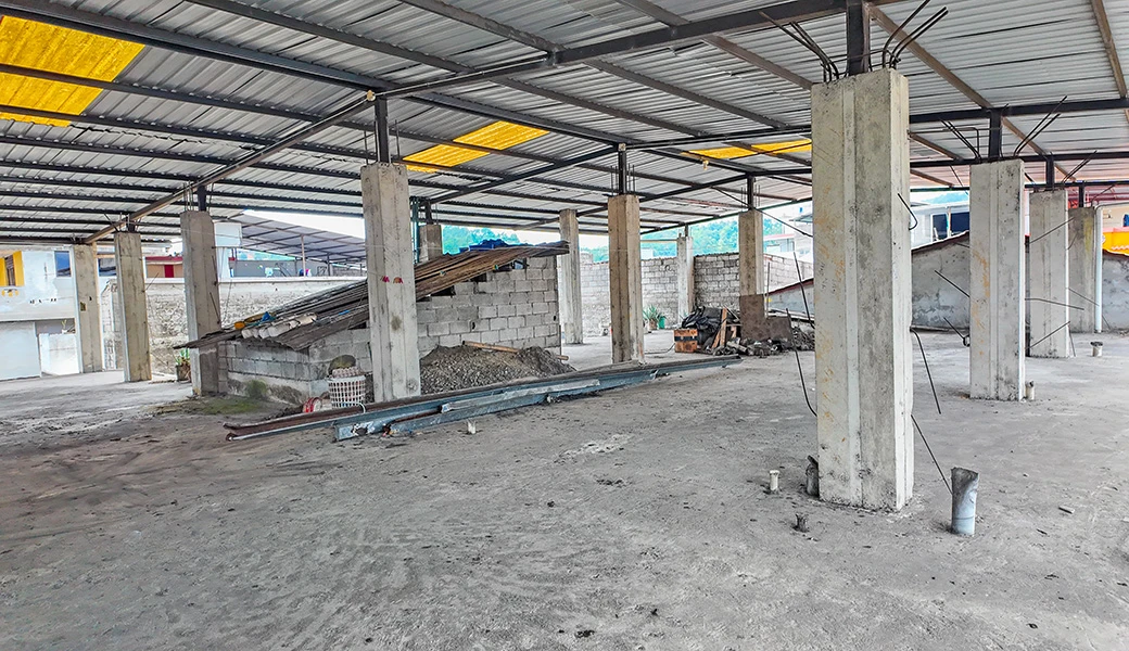 CASA SUPER COMERCIAL Y RENTERA, EN PLENO CENTRO – 3 LOCALES.