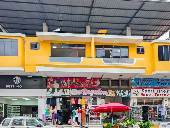 CASA SUPER COMERCIAL Y RENTERA, EN PLENO CENTRO – 3 LOCALES.