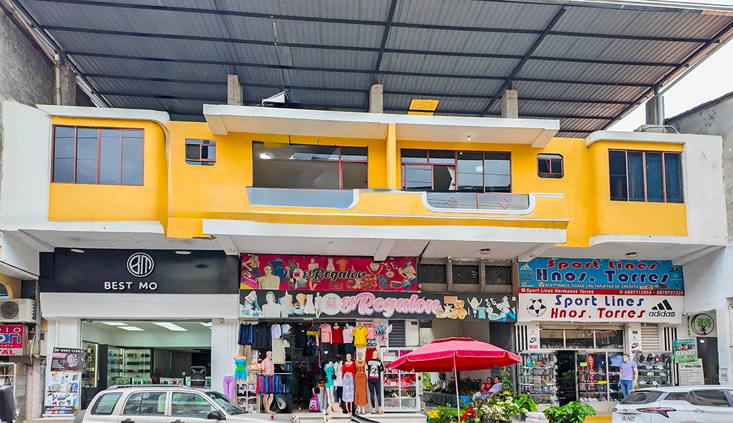 CASA SUPER COMERCIAL Y RENTERA, EN PLENO CENTRO – 3 LOCALES.