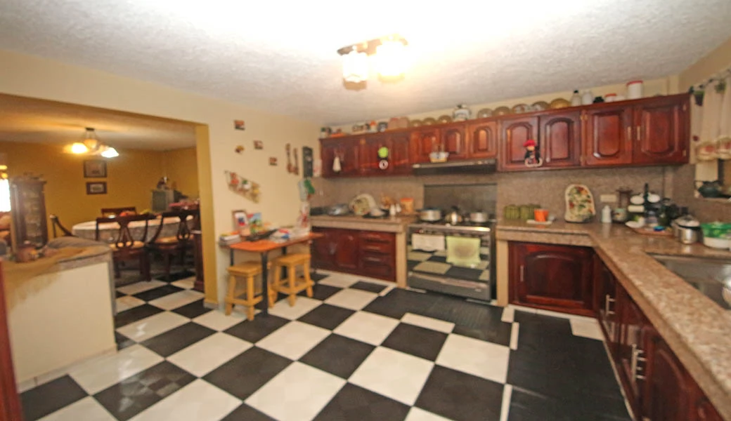 809-12979_IMG_4840 EN VENTA – x $75.000 y $40.000 – DOS DEPARTAMENTOS.