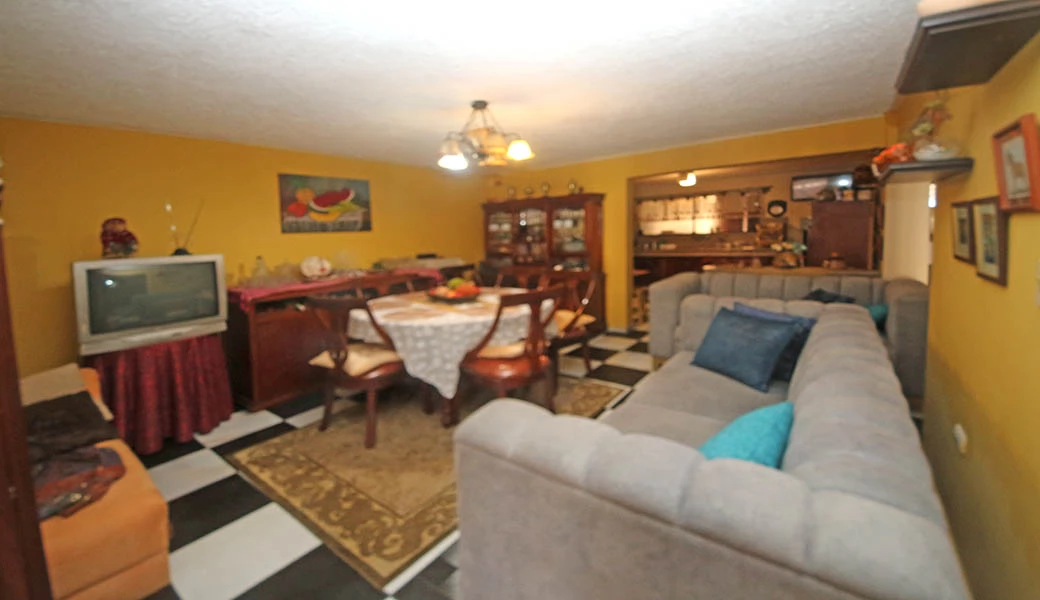 809-12980_IMG_4836 EN VENTA – x $75.000 y $40.000 – DOS DEPARTAMENTOS.