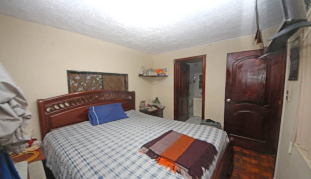 809-12981_IMG_4842 EN VENTA – x $75.000 y $40.000 – DOS DEPARTAMENTOS.