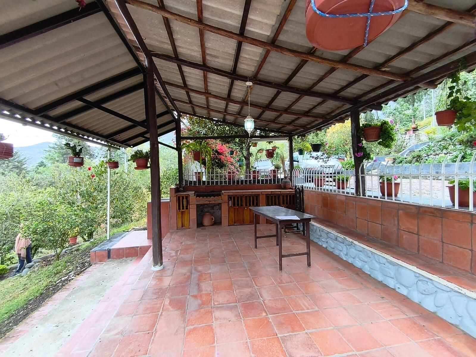 Hermosa Propiedad Familiar en Paute – Terreno de 8.600 m²